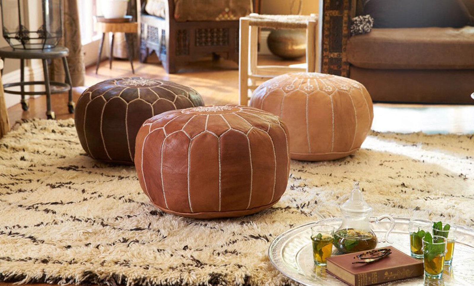 Picking a leather berber pouf: 4 recommendations
