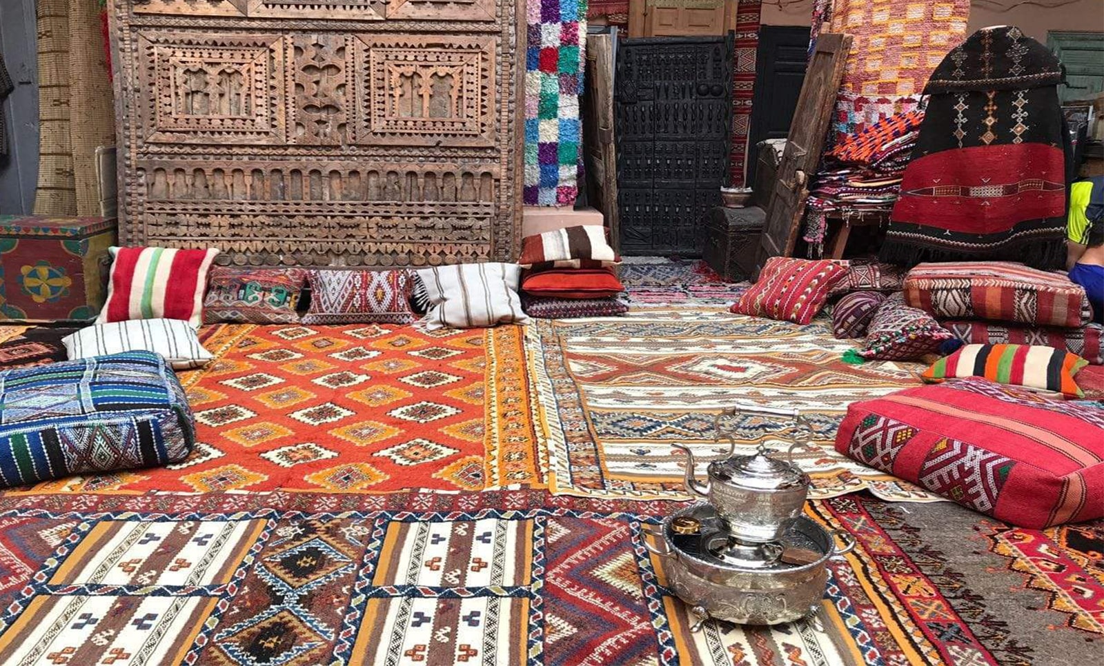 How can you tell if your vintage Moroccan rug is actually vintage?