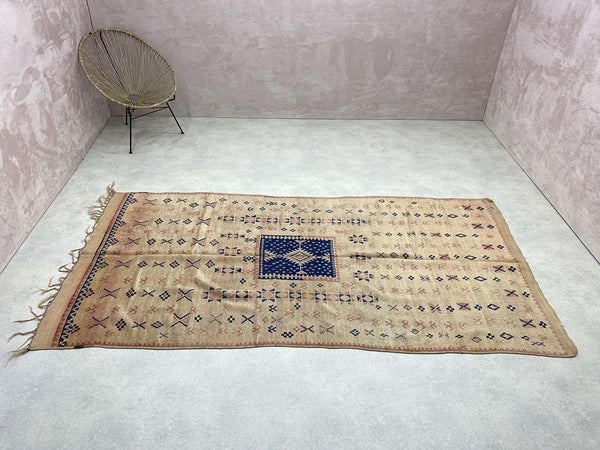 Vintage Rug - Tanya - 4.79 x 9.84 ft / 1.46 x 3.00 m.