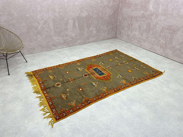 Vintage Rug - Neith - 4.65 x 7.80 ft / 1.42 x 2.38 m.