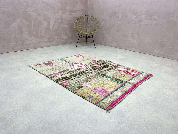 Boujad Tribe Rug - 4.3 x 5.5 FT / 132 x 168 CM.